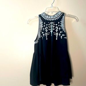 Forever 21 small classy shirt with embroidered